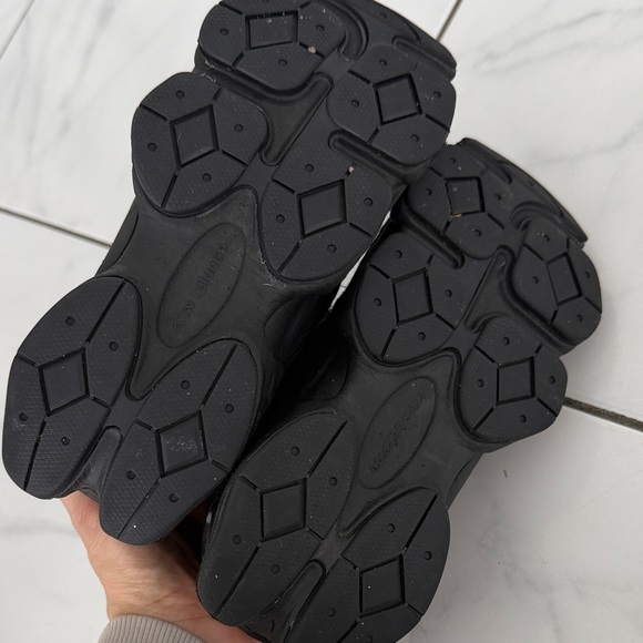 New Balance All-Black Athletic Shoes - Picture 4 of 5